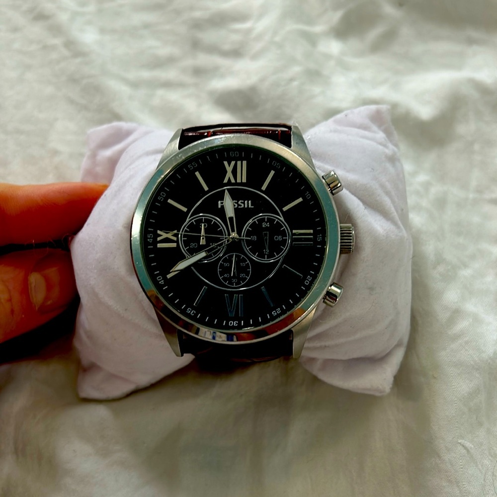 Fossil watch chronograph black dial alligator leather band